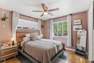 Queen bed with huge closet and en-suite bathr