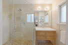 Primary bath en suite