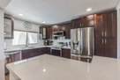 Well appointed kitchen pic 3