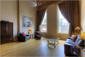 Bad photo Example of bad corporate rental photo
