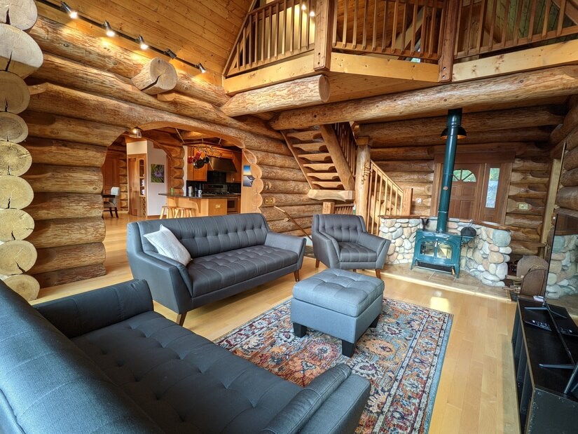 Luxury Log Home on 10 Acre Property