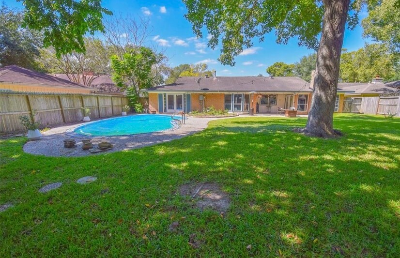 Charming 4 bedroom with a Pool
