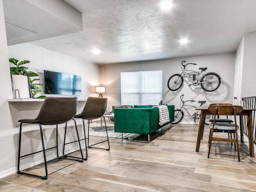 Paseo Apartment With King Bed & Bikes