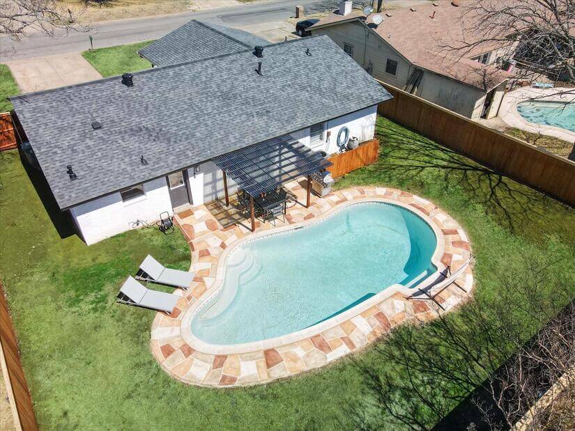 Luxury 4Bed/2Bath Home w/ Backyard, Pool