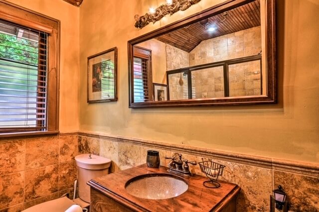 Beautiful Bathroom done with travertine stone tile