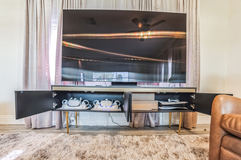 2 Meta Oculus Quest VR and PS5 gaming system