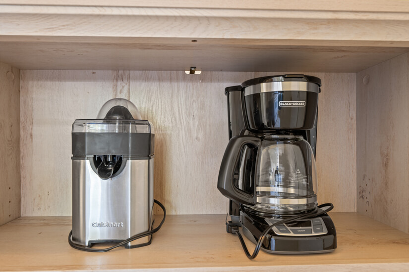 Single Story Cute Home Minutes to Beach