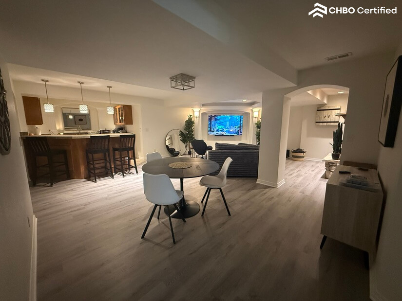 Furnished 1 bd Spacious apartment