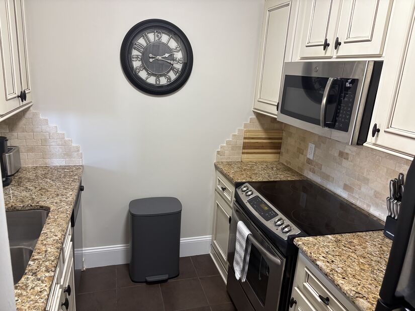 Full kitchen with full sized stove