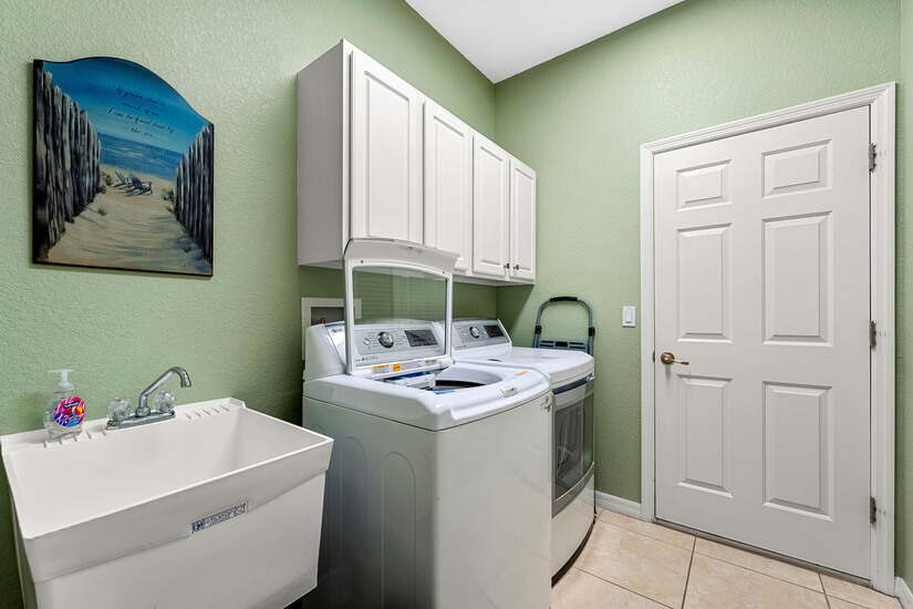 Waterview Golf resort home with pool