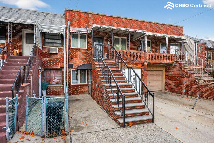 Main entrance to apartment