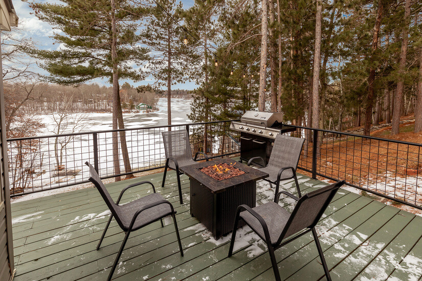 outdoor deck available for grilling