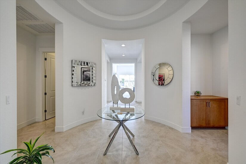 Large inviting Entry