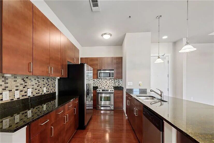 711 Cosmopolitan Dr NE 813