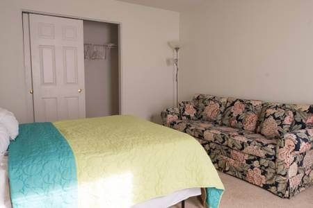 Spacious, Nice Location, New SofaBed