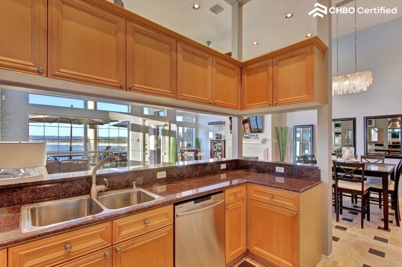 Luxury Lakefront Condo Villa on Travis