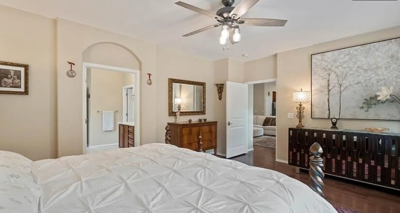 Master Bedroom View4