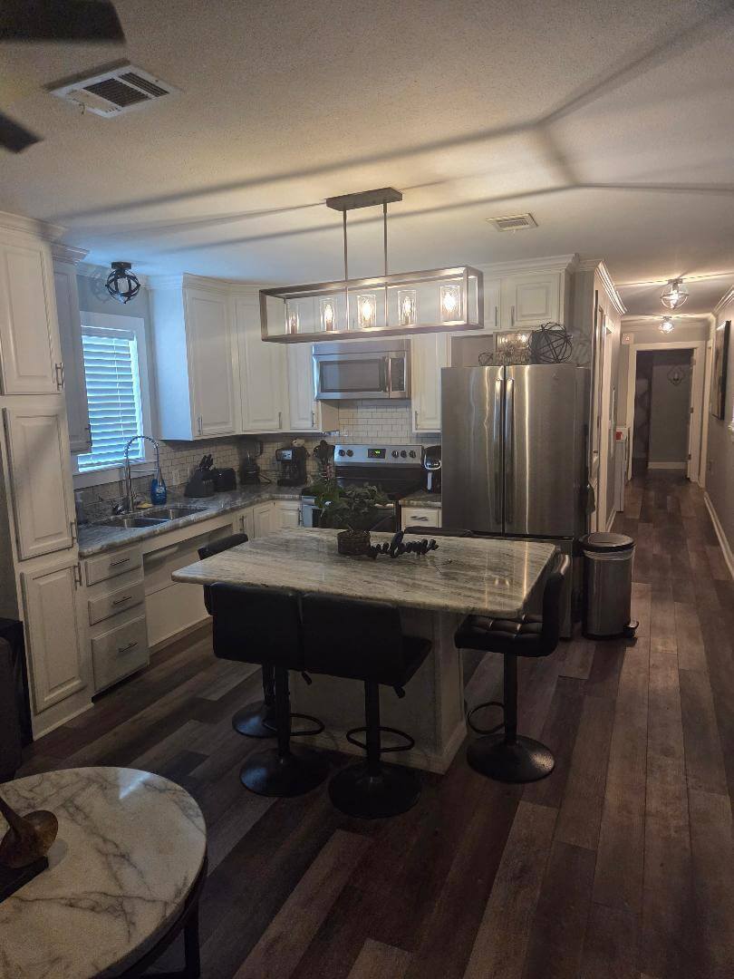 Beautiful 2 Bedroom Cottage Near Beach