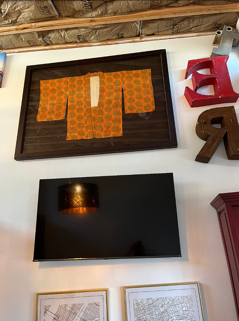 Artsy Classy Beach Side Loft w Amenities