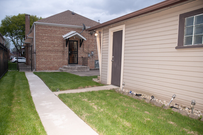 Backyard w/ patio & garage