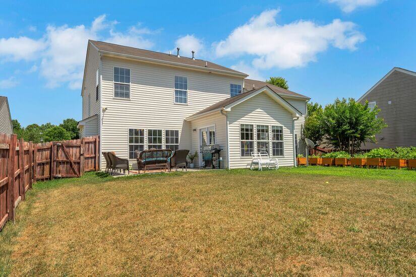 5 Bedroom Home Fence Hot Tub Park Arcade