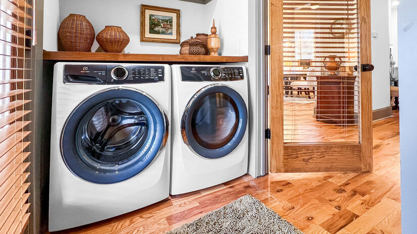 Laundry Room Full-size washer and Dryer
