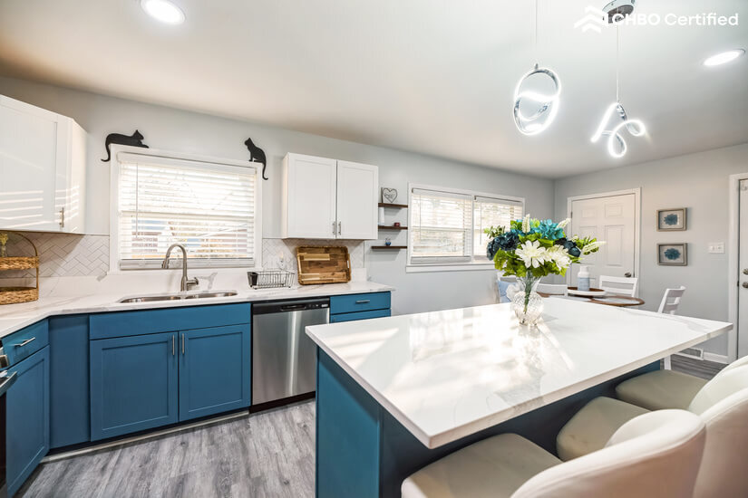 Front view of Luxurious eat-in kitchen