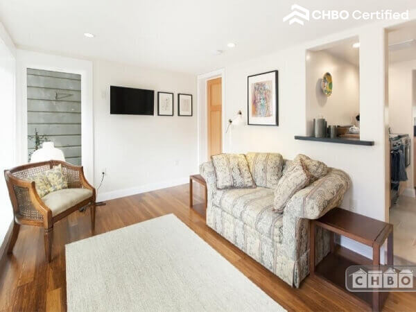 Single Family Home in North Beach