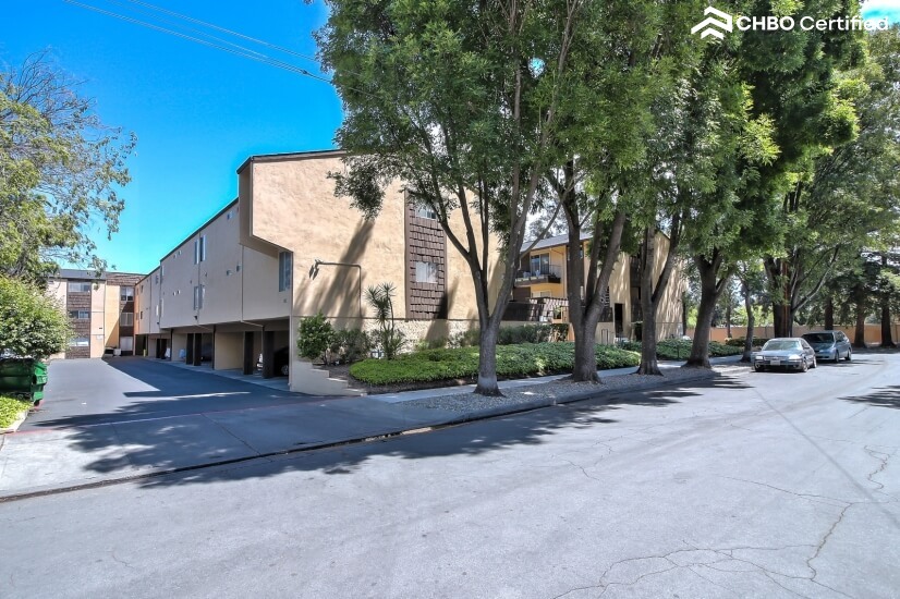 Luxury Executive Condo - New Renovation