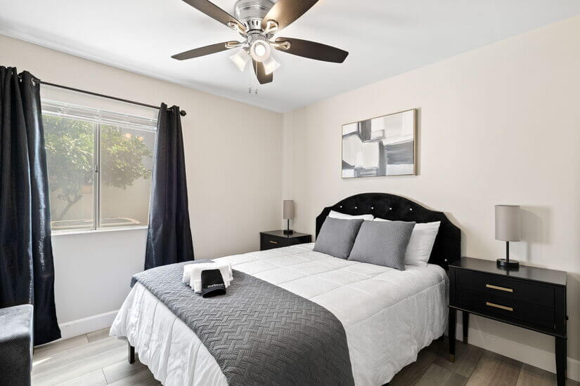 Bedroom 5 with Queen Bed