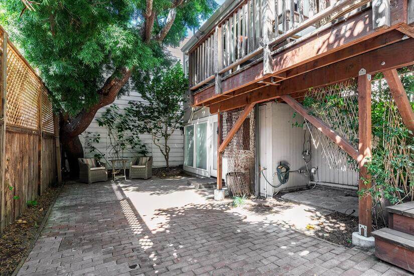 Single Family Home in North Beach