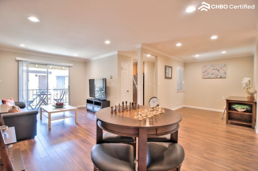 Luxury Executive Condo - New Renovation