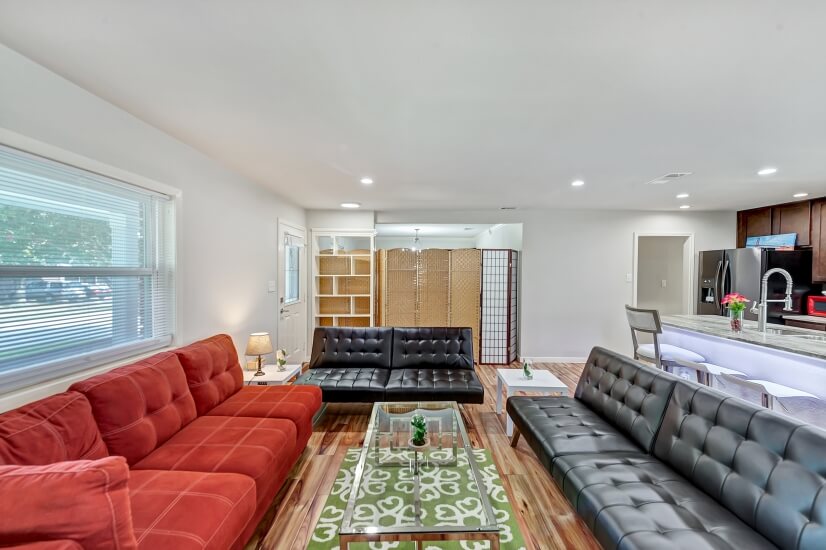 Gorgeous Brickhome 4/2 Updated! Modern!