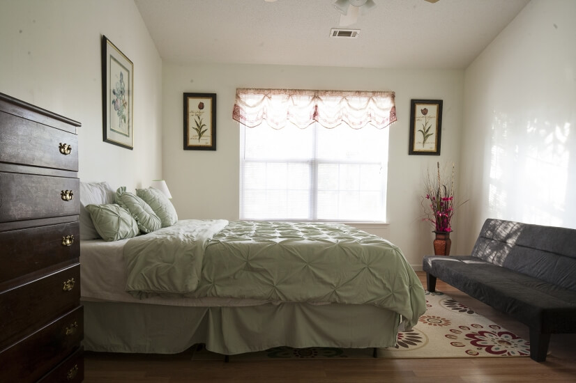 Gated Lovely 2bd Townhome