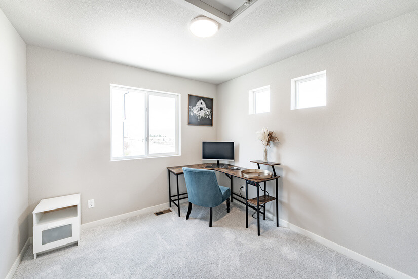 Newer Home Ideal for Teams or Families