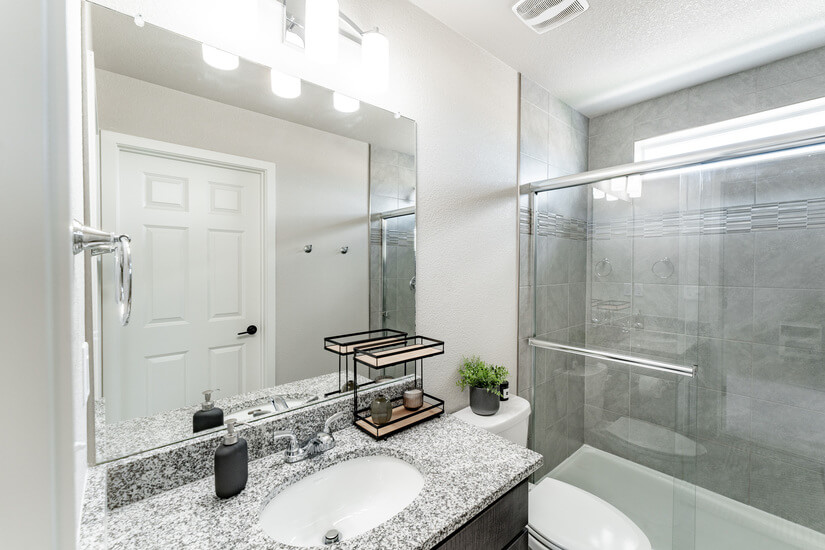 Newer Home Ideal for Teams or Families