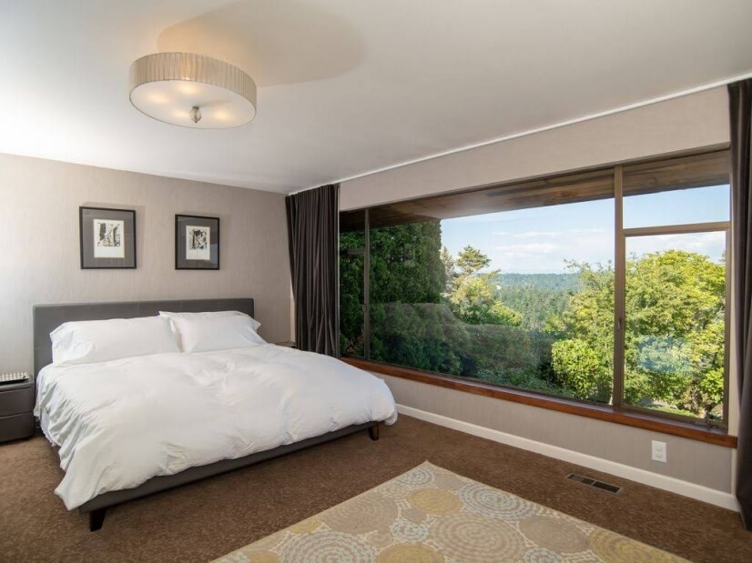 King Bedroom with view