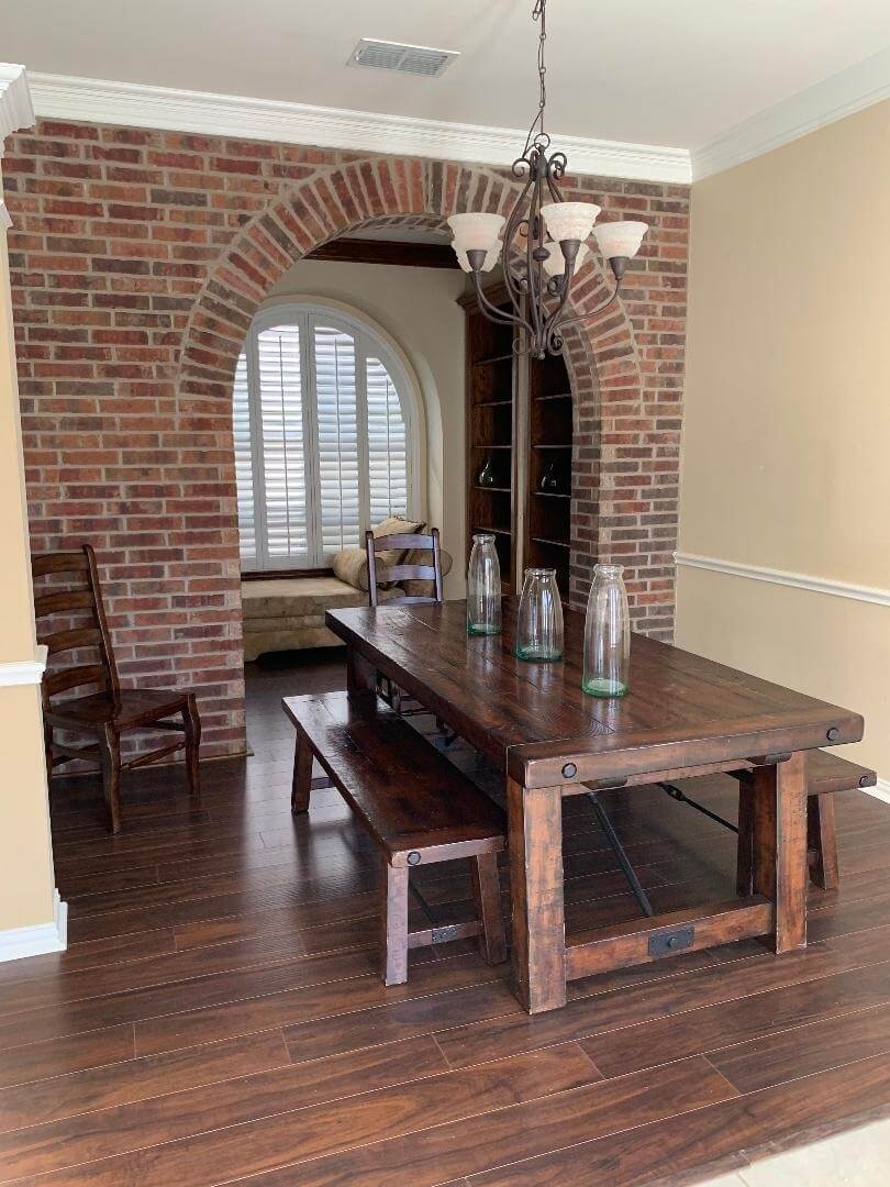 Dining room table extends on both sides to se