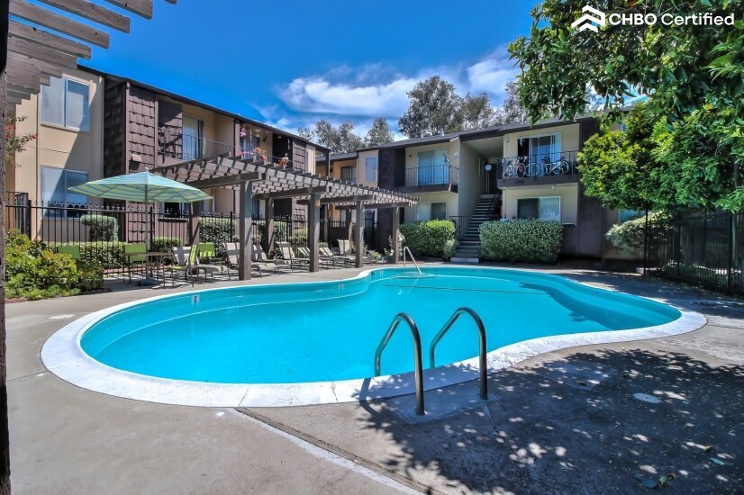 Luxury Executive Condo - New Renovation