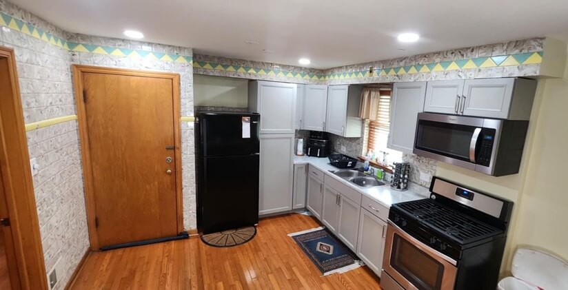 Fully equipped kitchen w/ appliances