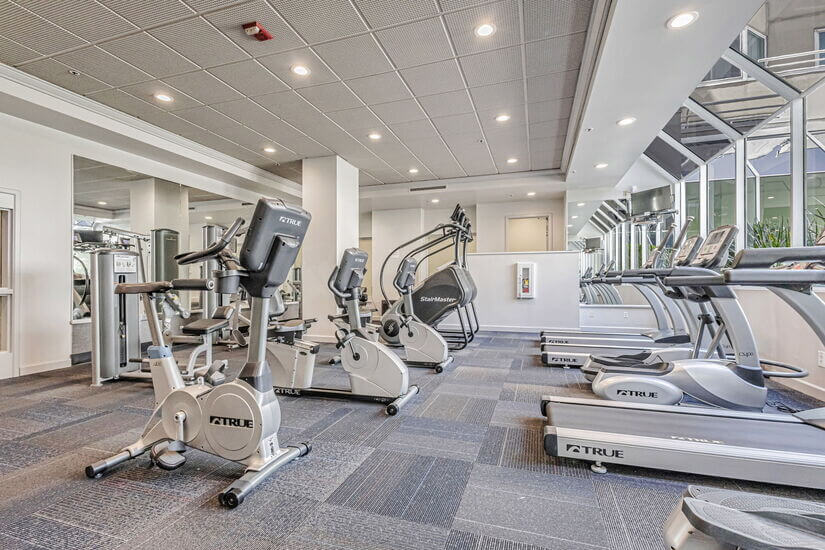 Furnished Jr 1BR Condo Bay Bridge Views 