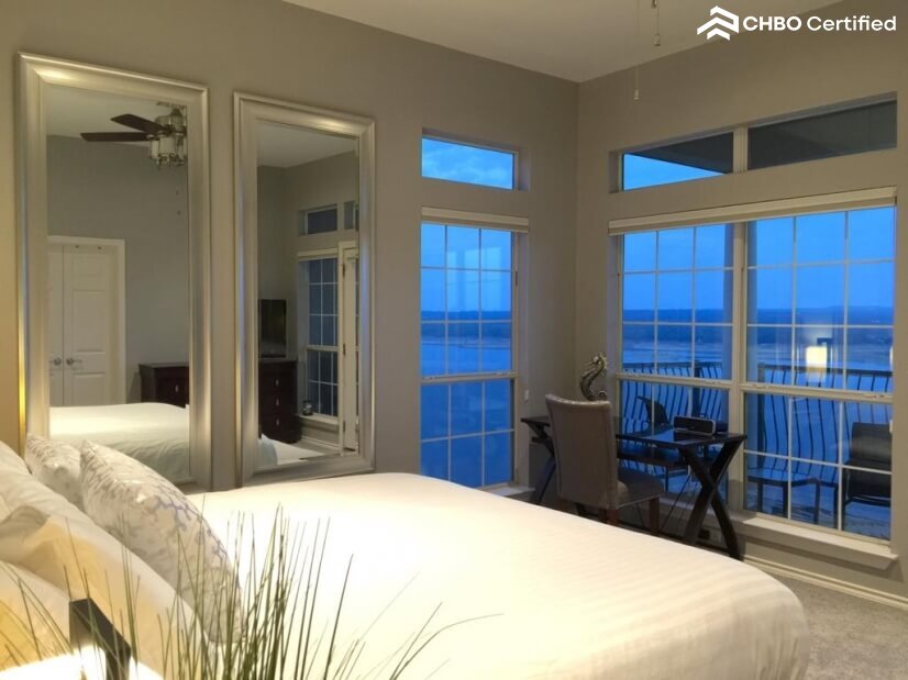 Luxury Lakefront Condo Villa on Travis