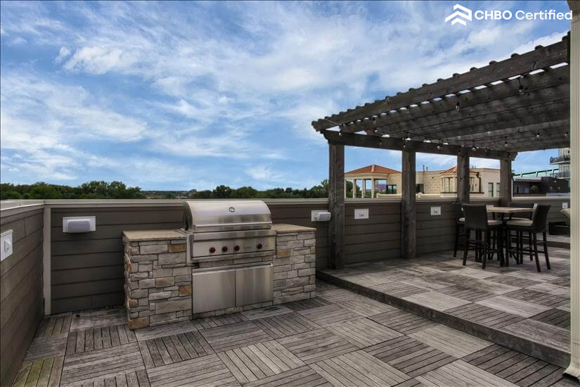 Rooftop built-in grill and shade arbor