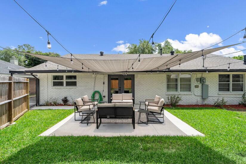 Exterior seating/smoking area