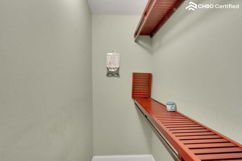 Walk in closet