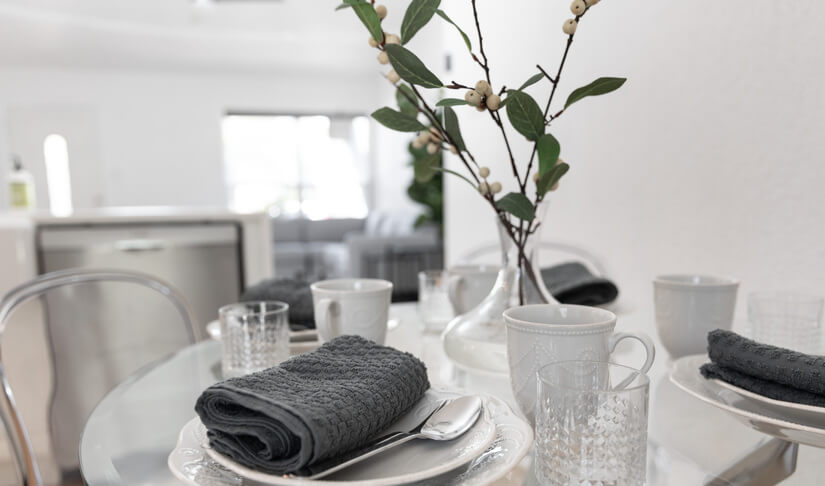High quality tableware are carefully selected for the house