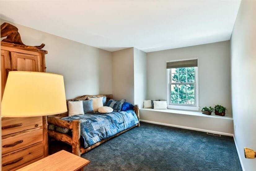 Furnished 4 Bdrm 3 Bath Townhome