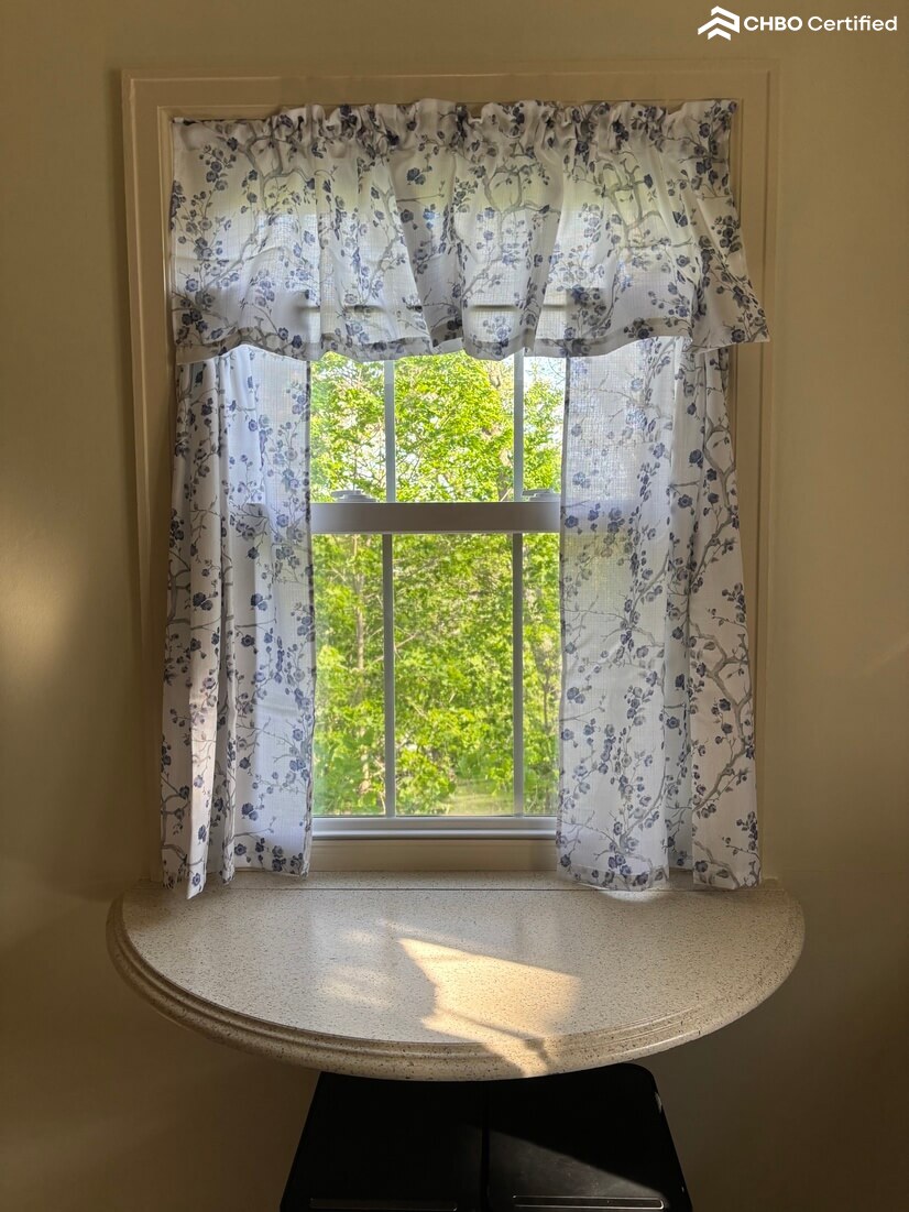 Small window table