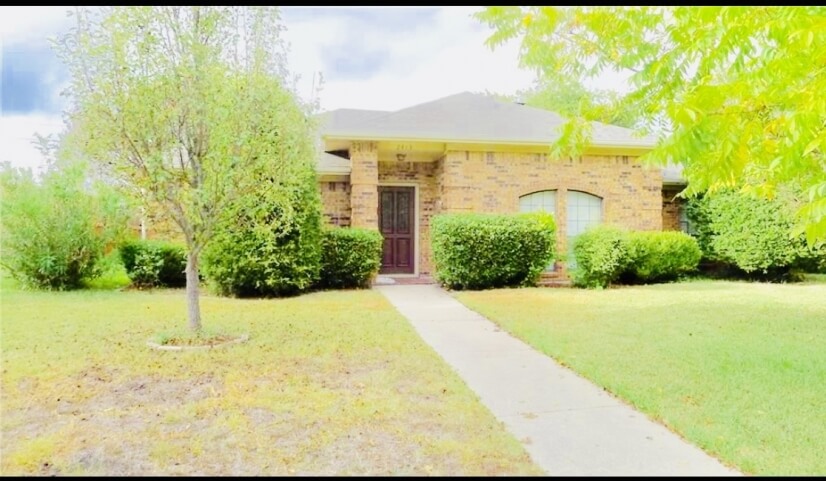 Beautiful updated brick home in Plano!