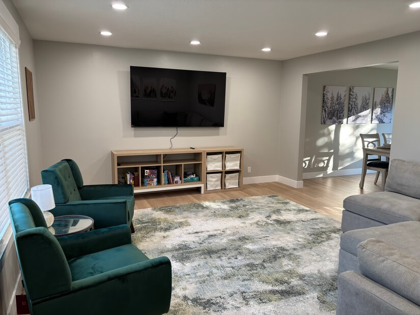 Newly Remodeled Home Ski & City Access